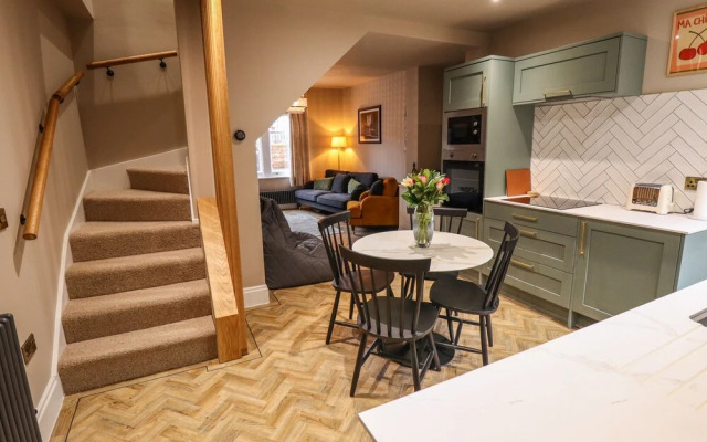 17 Union Road House