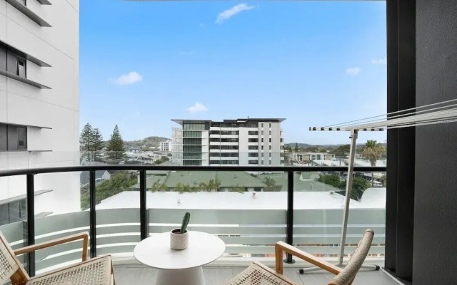 Luxury Palm Beach 1 BDR in The Village