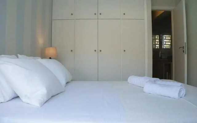 Loutraki Coastal Apartment Retreat