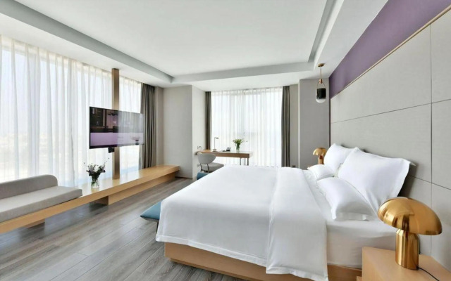 Mercure Yibin Port