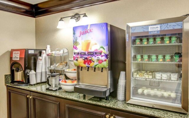 Comfort Suites At Rivergate Mall