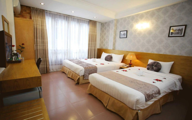 Madam Moon Hotel