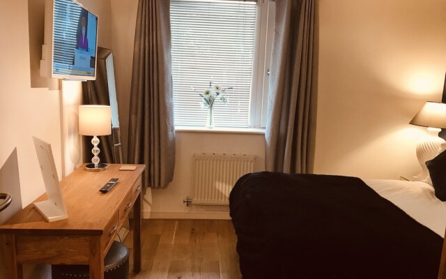 1 Bed Luxe Dockland Apartment - Free parking