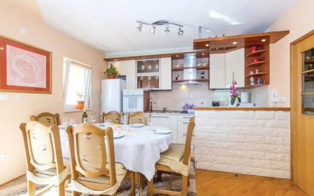 Kastel Luksic Scenic Villa With Pool