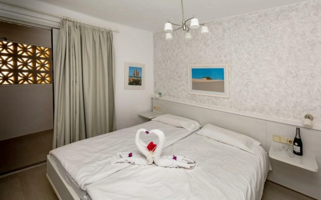 R2 Maryvent Beach Apartaments
