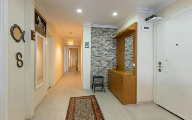 Pleasant Flat with Balcony in Moda Kadikoy