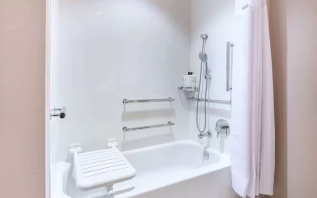 Hampton Inn San Jose Cherry Ave