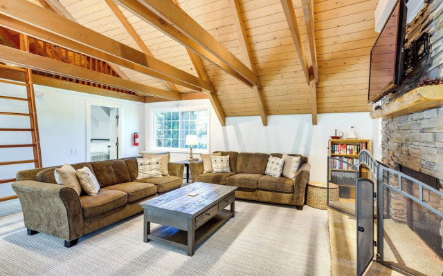 Stunning Getaway in Lake Arrowhead!