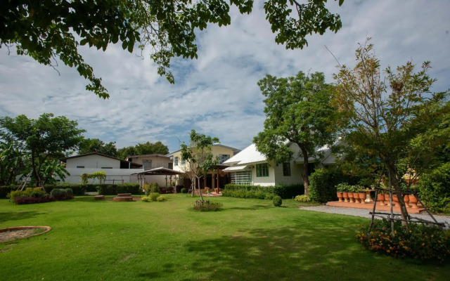 Baan Suan Krung Kao