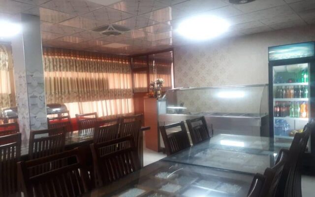 Hotel Chathuna