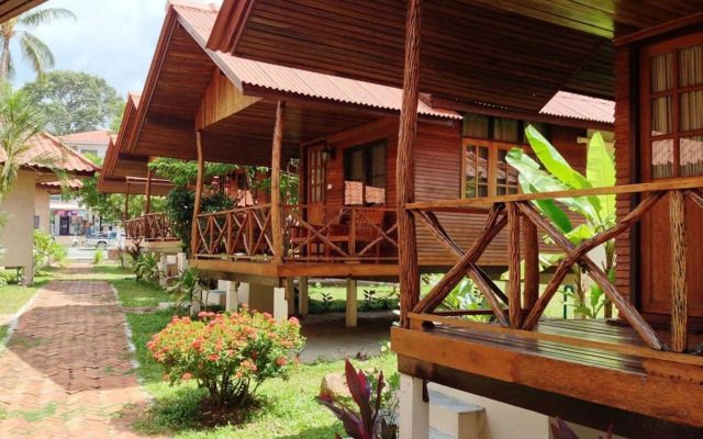 Dome Lay Beach Resort