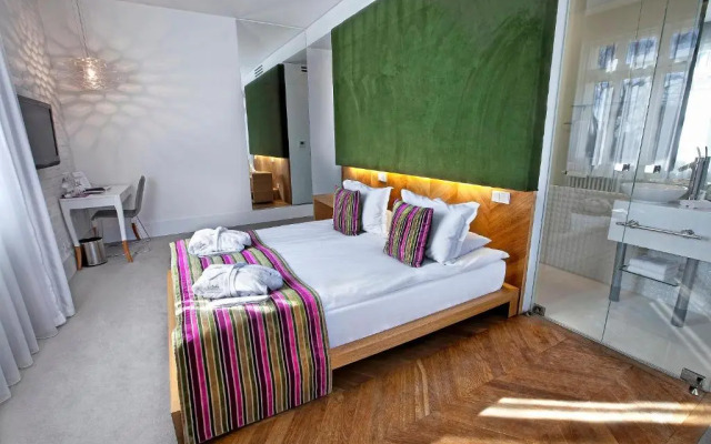 Platinum Residence Boutique Hotel