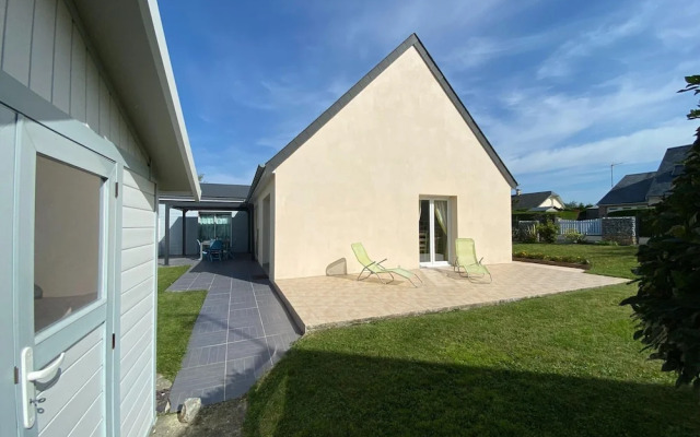Holiday Home in Normandy Near Sandy Beach