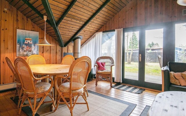 Cozy Holiday Home in Væggerløse Near Sea
