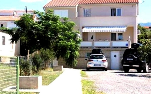 Holiday house Pet - 20m from the sea: Barbat, Island Rab