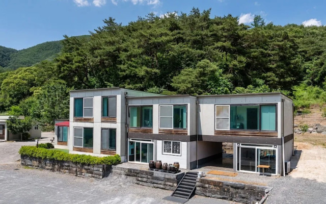 Yeongwol Nature & Pet Retreat