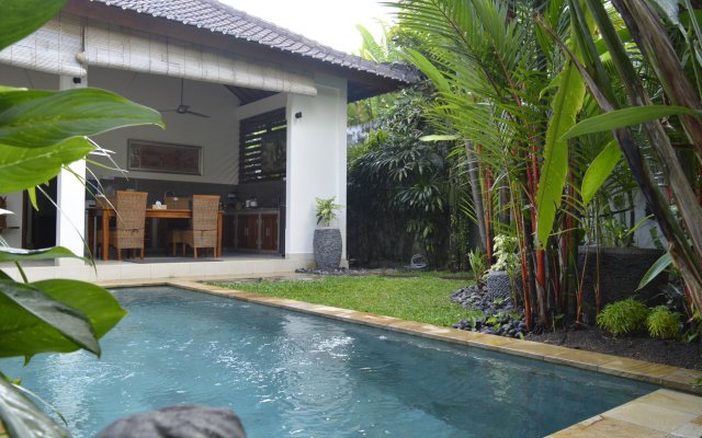 Villa Palm Kuning