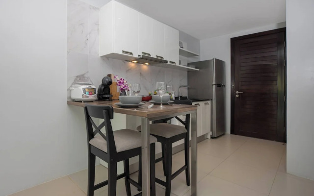 Emerald Hill Patong Apartment 421