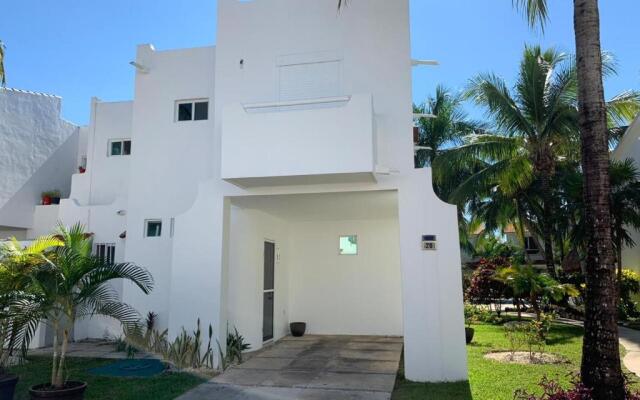 New Year Available 3BR 200Mbps Wifi & Bikes & Beach Access