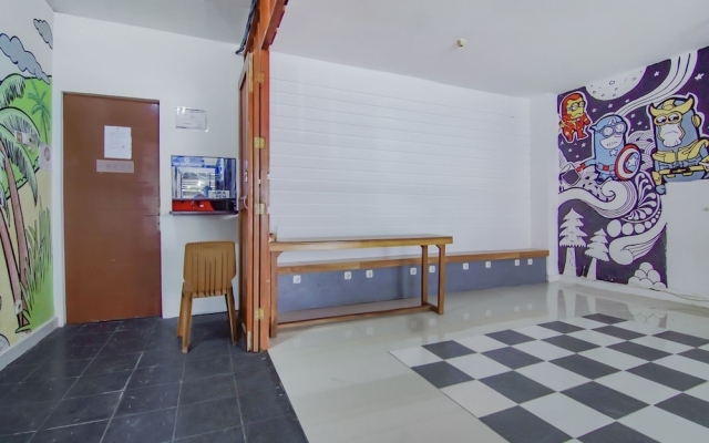 Oyo 89994 Kartini House