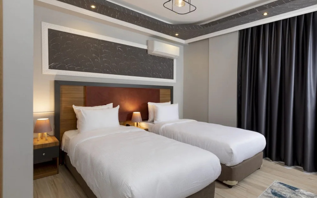 Toprak Hotel