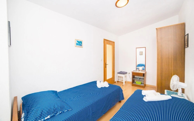 Apartments Bratus