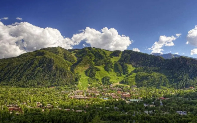Seasons Four By Snowmass Vacations
