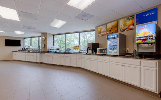 Comfort Inn & Suites Alexandria West