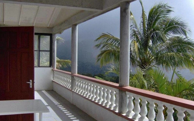Symes Zee Villa