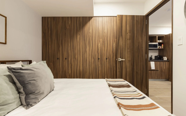 Casai Roma | 2 BR | Chic Apartment