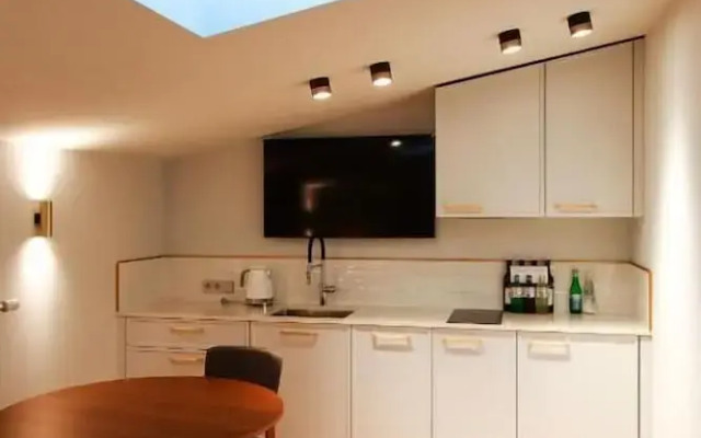 Roze Center Apartments