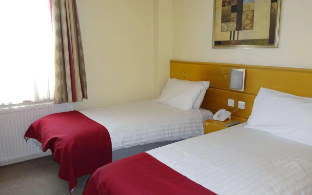 Americana Hotel