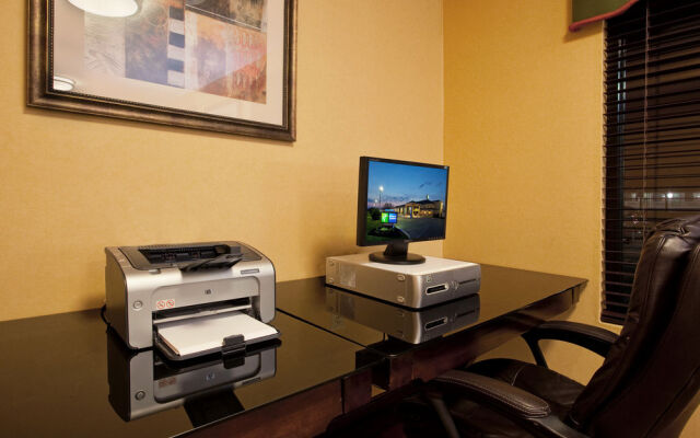 Holiday Inn Express London-I-70