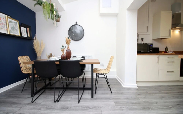 Minister House Apt 1 by Tŷ SA