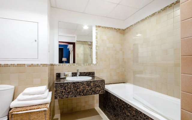 Panoramic Spacious City View 2BR Escape