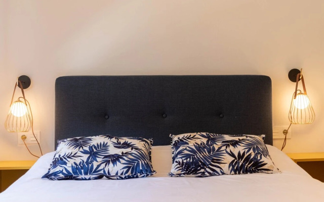 Old Town Vi Apartment With Parking By Aston Rentals