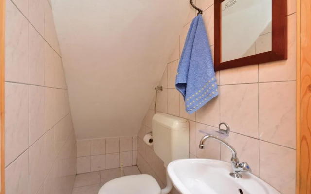 Awesome Home in Grohote With Wifi and 4 Bedrooms