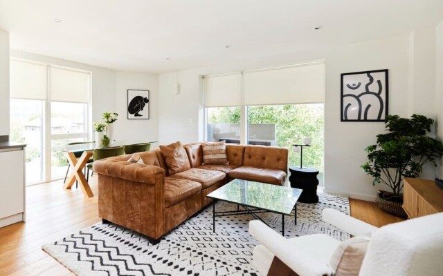 The Copenhagen Place - Enchanting 2bdr Flat With Balcony