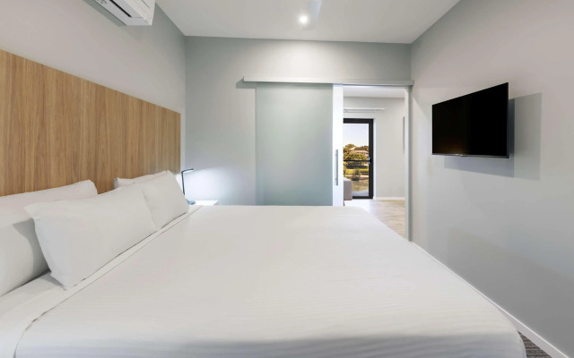 Best Western Plus North Lakes Hotel