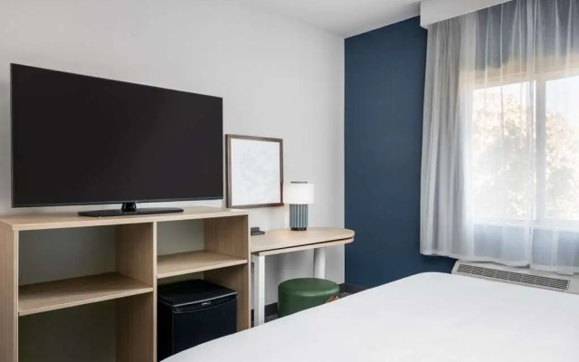 Spark by Hilton Dumas