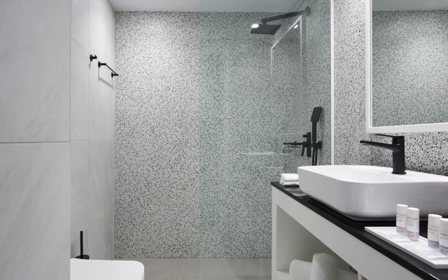 Dimitra Beach Hotel & Suites