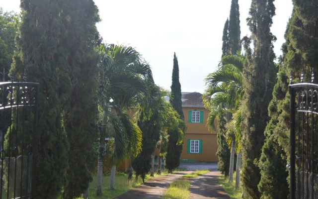 Stunning 3-bedroom House in Ocho Rios Upton