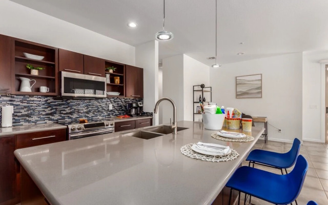 Merlot Gilbert 3 Bedroom Home by RedAwning