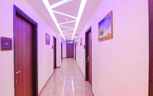 Fabhotel Prime Royal Inn Suites