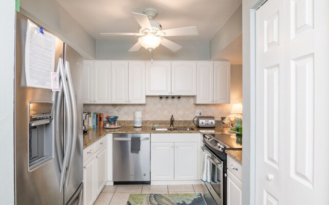 Runaway Bay Resort by BBG