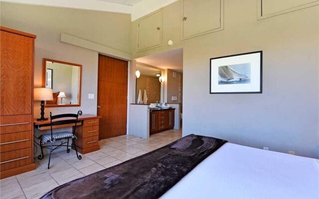Papakea #C404 - 3 Br condo by RedAwning