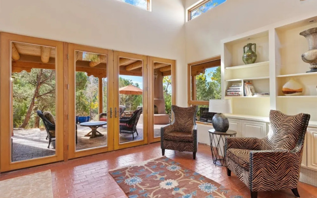 Casa Ladera - Enchanting Home, Nestled in Foothills With Spectacular Views