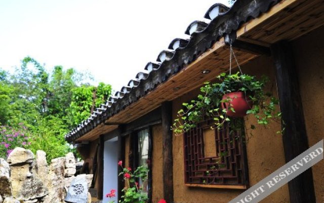 Xunqiang Bieyuan Inn