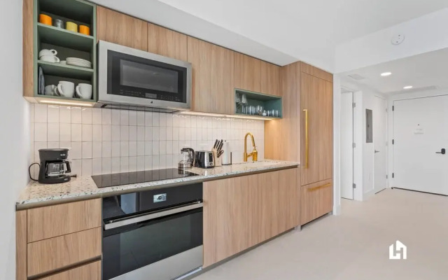 Stylish Apartments with Partial Ocean Views in Downtown