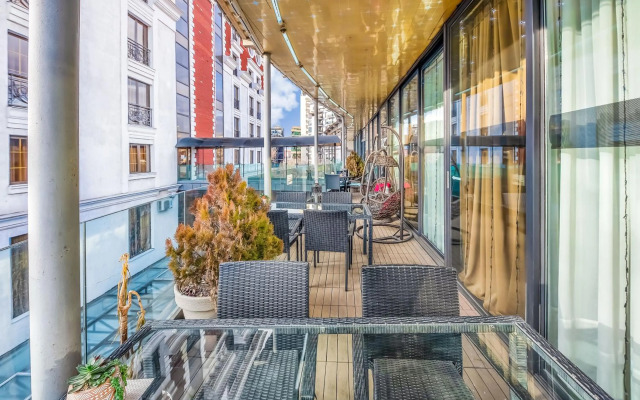 Cron Palace Tbilisi Hotel